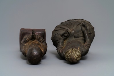 Deux figures en bronze dor&eacute; et laqu&eacute; figurant Mahakasyapa et Bouddha Shakyamuni, Chine, Ming et apr&egrave;s