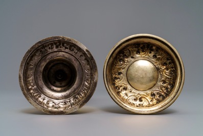 Een Duitse of Moravische verguld zilveren dekselbeker, 19e eeuw of vroeger