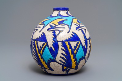 Un vase art deco aux &eacute;maux craquel&eacute;s, Charles Catteau pour Boch K&eacute;ramis, 1&egrave;re moiti&eacute; du 20&egrave;me