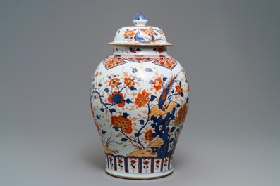 A large Chinese Imari-style baluster jar and cover, Kangxi
