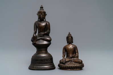 Deux figures de Bouddha en bronze, Siam et N&eacute;pal, 17/18&egrave;me