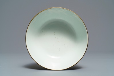 A Chinese blue and white 'Bleu de Hue' Vietnamese market bowl, Nei Fu mark, 19th C.