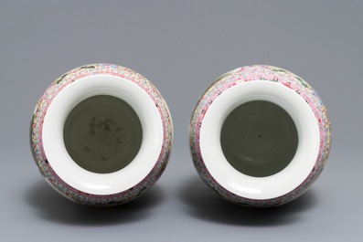 Deux paires de vases en porcelaine de Chine famille rose, marques de Qianlong, R&eacute;publique, 20&egrave;me