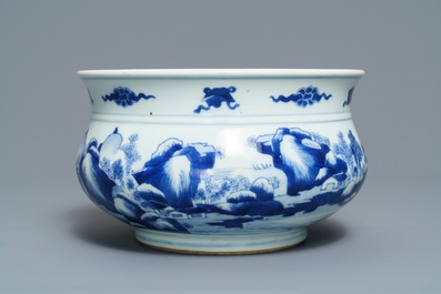 Un br&ucirc;le-parfum en porcelaine de Chine bleu et blanc &agrave; d&eacute;cor de figures dans un paysage, Kangxi