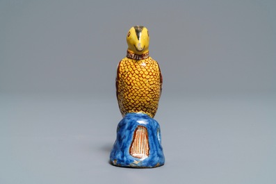 Un mod&egrave;le d'un perroquet en fa&iuml;ence de Delft polychrome, fin du 18&egrave;me