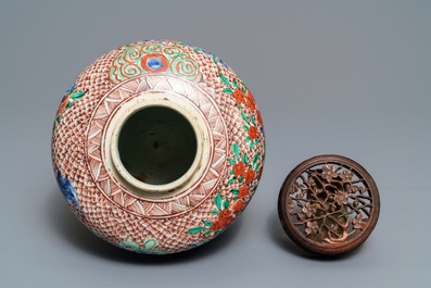 A Chinese wucai ginger jar, Transitional period