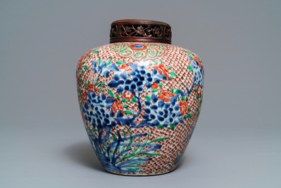 A Chinese wucai ginger jar, Transitional period