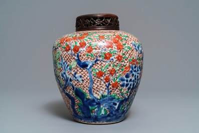 A Chinese wucai ginger jar, Transitional period