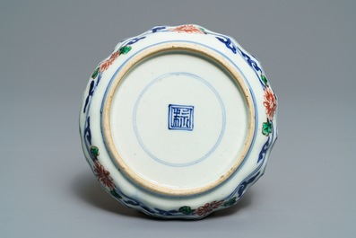 Une coupe ko-sometsuke en porcelaine de Chine wucai pour le Japon, marque Fu, Tianqi