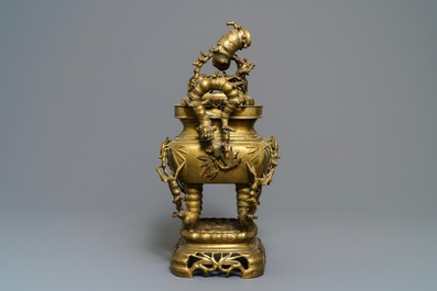 A large Chinese bronze incense burner for the Vietnamese market, 19th C.