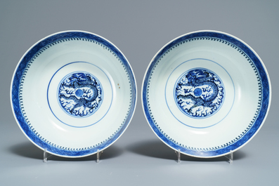 A varied collection of Chinese blue and white and famille verte porcelain, 19th C.