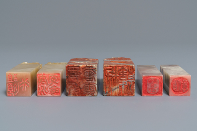 Une collection de 38 sceaux de calligraphes en pierre &agrave; savon sculpt&eacute;e, Chine, 19/20&egrave;me