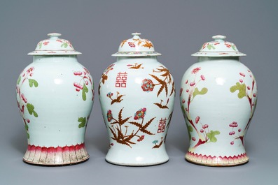 A pair of and a single Chinese famille rose covered vase with floral design, 19th C.