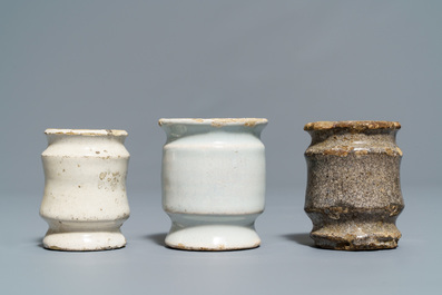 Five white Dutch Delft albarello-shaped ointment jars, 17th C.