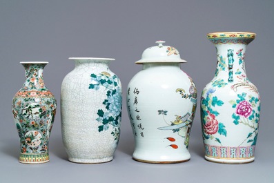 Vier Chinese famille rose, verte en qianjiang cai vazen, 19/20e eeuw