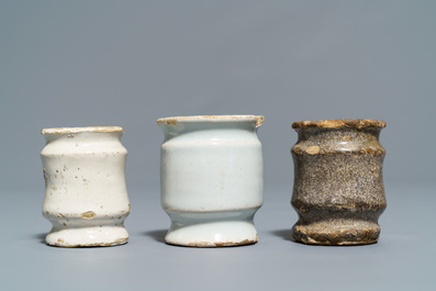 Five white Dutch Delft albarello-shaped ointment jars, 17th C.