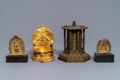 Une collection vari&eacute;e d'objets votives, Tibet, 19/20&egrave;me