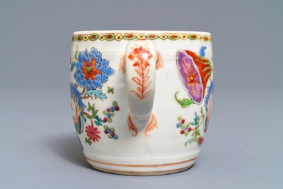 Un moutardier en porcelaine de Chine famille rose &agrave; d&eacute;cor 'Pompadour' et une coupe &agrave; d&eacute;cor Pronk, Qianlong
