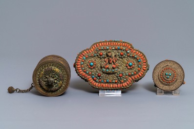 A varied collection of Tibetan votive objects, 19/20th C.