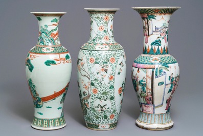 Drie Chinese famille rose en verte vazen, 19/20e eeuw