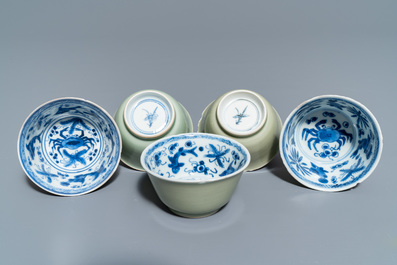 Een gevarieerde collectie Chinees blauwwit porselein, Kangxi