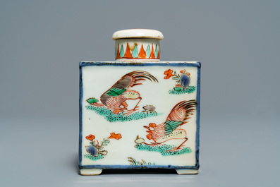 A Chinese famille verte tea caddy, a plate and a famille rose stem cup, Kangxi/Yongzheng