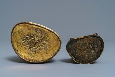 Deux figures de Bouddha Shakyamuni et d' Avalokitesvara en bronze dor&eacute;, Sino-Tibet, 18/19&egrave;me