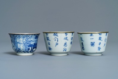 Twee Chinese 'Bleu de Hue' bordjes en drie koppen voor de Vietnamese markt, diverse merken, 19e eeuw