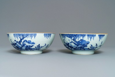 A pair of Chinese blue and white bowls, Yongzheng/Qianlong