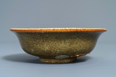 A Chinese ge-type crackle-glazed bowl, Qianlong