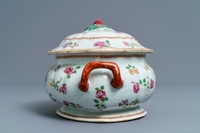 A Chinese famille rose tureen and two mythological subject grisaille plates, Qianlong