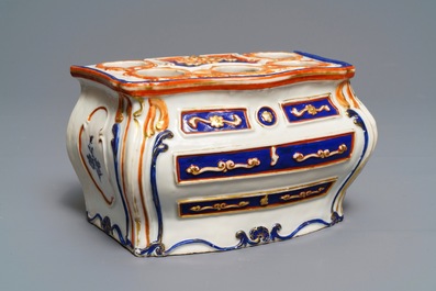 A Chinese export tulip vase in the form of a Louis XV chest of drawers, Qianlong