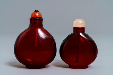 Two Chinese ruby red glass snuff bottles, 18/19th C.