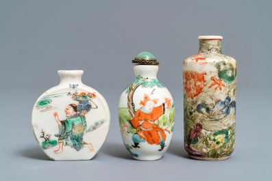 Three Chinese famille rose and verte porcelain snuff bottles, 19/20th C.