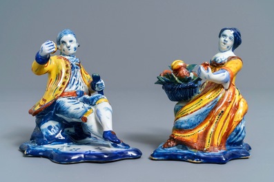 Une paire de figures all&eacute;goriques en fa&iuml;ence de Delft polychrome, 18&egrave;me
