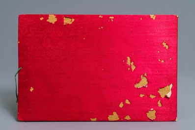 Un album de douze peintures sur papier de riz &agrave; d&eacute;cor de sc&egrave;nes de punition, Canton, Chine, 19&egrave;me