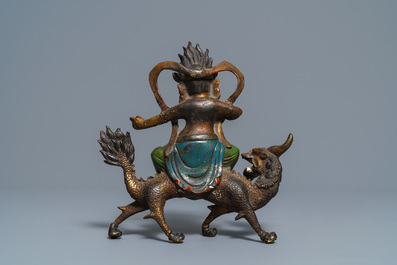 Un masque en bronze incrust&eacute; d'argent, une figure de Mahakala et un bol en jade, Tibet, 19/20&egrave;me