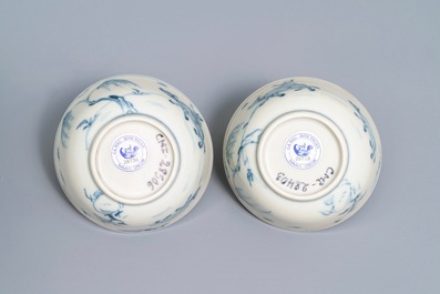 A Chinese blue and white tea caddy and a pair of cups and saucers, Ca Mau wreck, Yongzheng