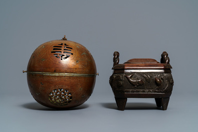 Twee Chinese bronzen wierookbranders, twee stempels en een doosje met inscriptie, 19/20e eeuw