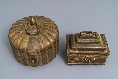 Four Indian Gujarat bronze votive figures and two covered boxes, 16th C. and later