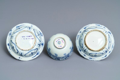 Trois bols en porcelaine de Chine bleu et blanc, Wanli