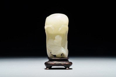 Een Chinees model van een kalebas in witte jade, 19e eeuw