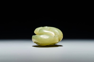 A Chinese pale green jade model of a lingzhi scepter, 19/20th C.