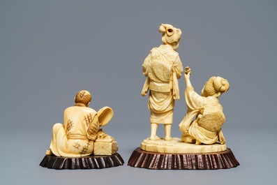 Deux okimonos en ivoire sculpt&eacute;, Japon, Meiji, 19&egrave;me