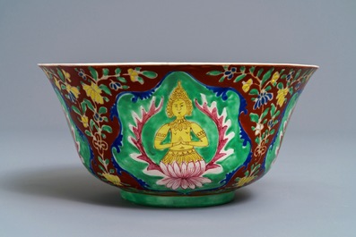 A large Chinese Thai market Bencharong bowl, 19th C.