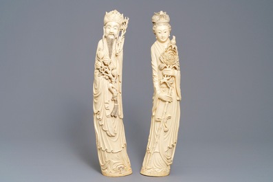Een paar grote Chinese ivoren figuren, 19e eeuw