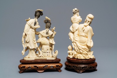 Deux groupes en ivoire sculpt&eacute;, Chine, vers 1940