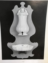 Une fontaine et son bassin en fa&iuml;ence blanche de Delft, prob. Kassel, Allemagne, 2&egrave;me moiti&eacute; du 18&egrave;me