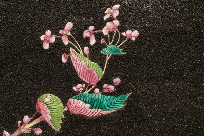 Vier Chinese famille rose plaquettes met steengruis opgehoogd, Qianlong