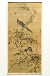 Tani Buncho (Japon, 1763-1841): Oiseaux sur une branche fleurie, encre et couleurs sur soie, encadr&eacute;